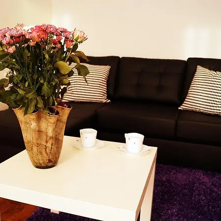 아파트 Apartament Sensitive *
